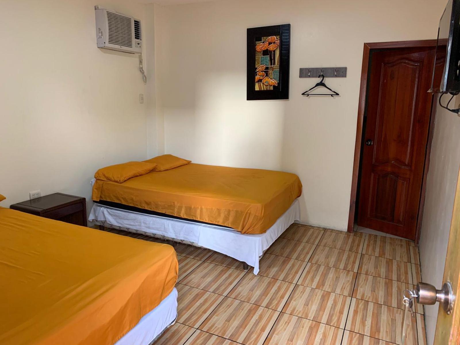 Hostal Las Velas Hotel มันตา ภายนอก รูปภาพ
