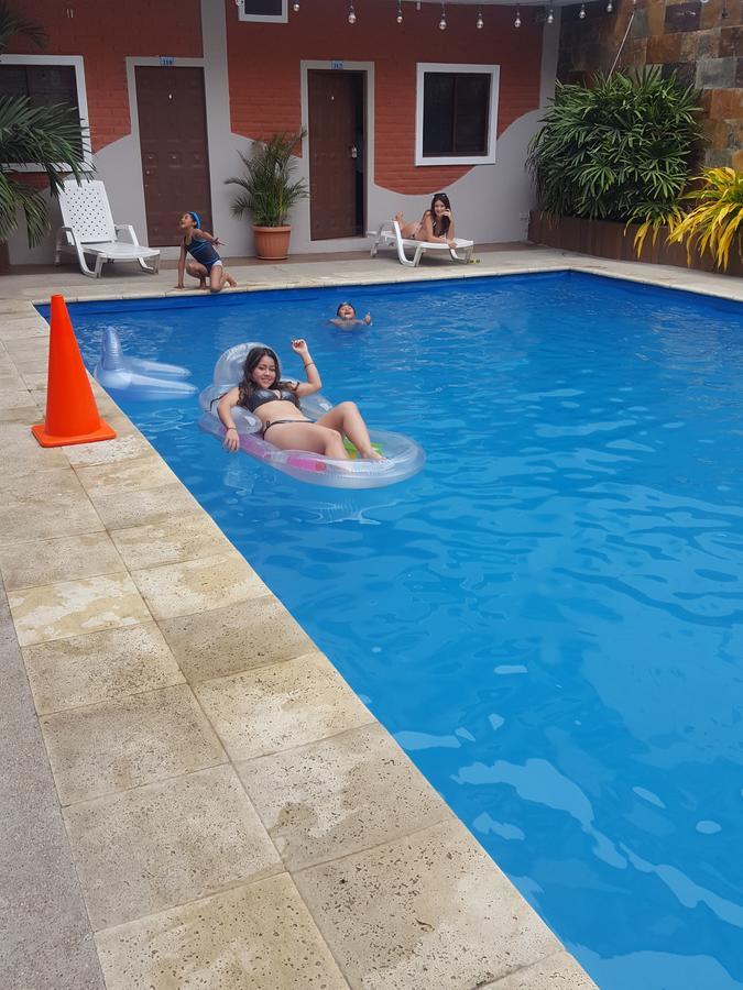 Hostal Las Velas Hotel มันตา ภายนอก รูปภาพ